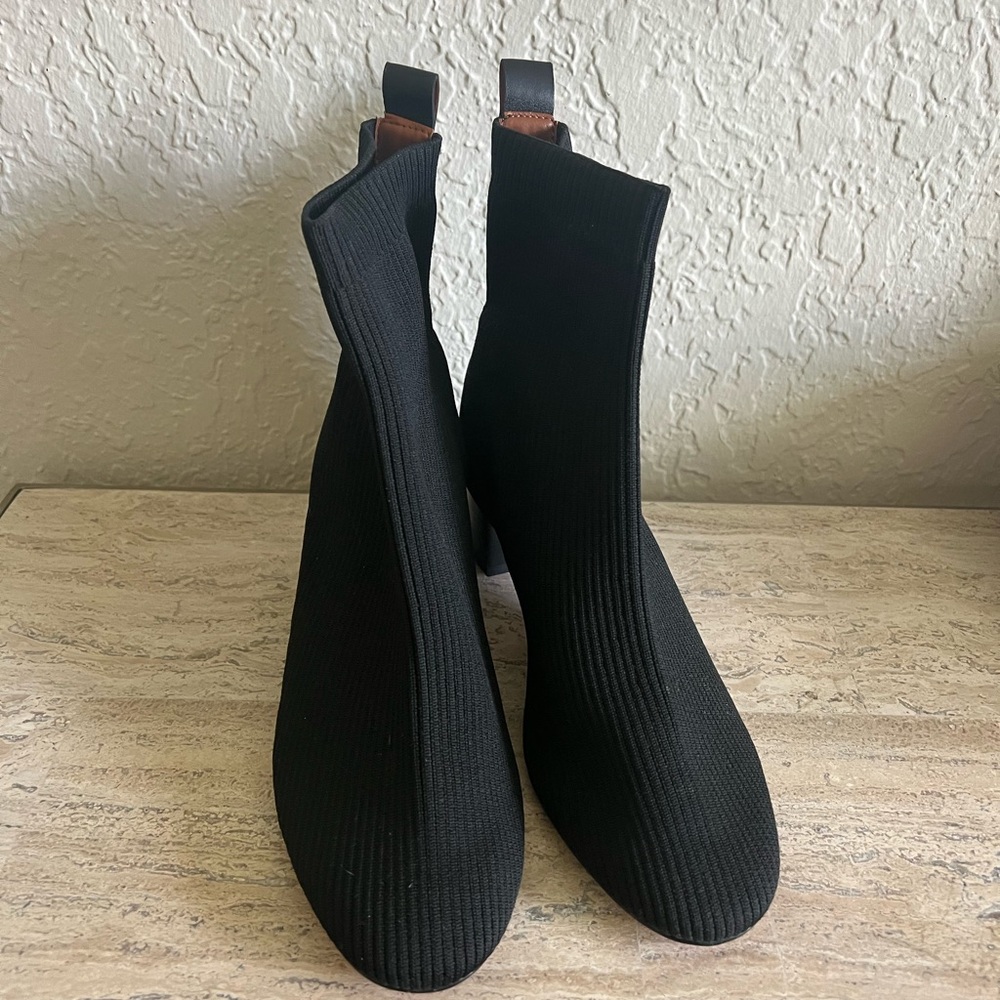 Kurt Geiger LONDON Mini Elmer slip on ankle boots. - Picture 4 of 7